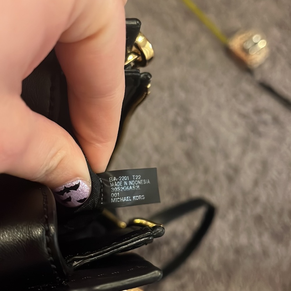 NWOT- Michael Kors small leather Crossbody detachable strap - Picture 7 of 9